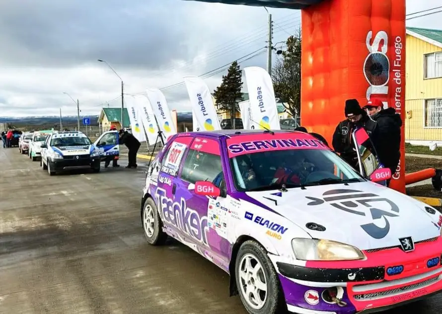 autos de carrera en punto de largada